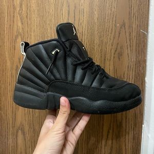 All black JORDAN 12s WORN ONCE W BOX Size 3